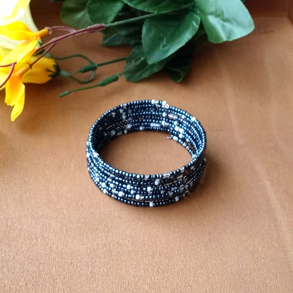 1PC Beautiful Kenyan Beaded Coil Bracelet